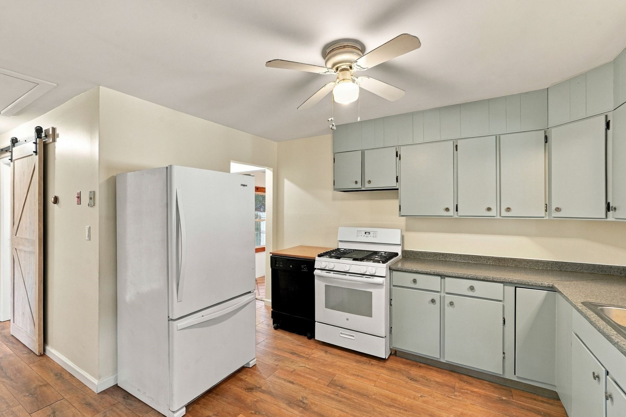 48 Poole Rd, Belchertown, MA Photo #17