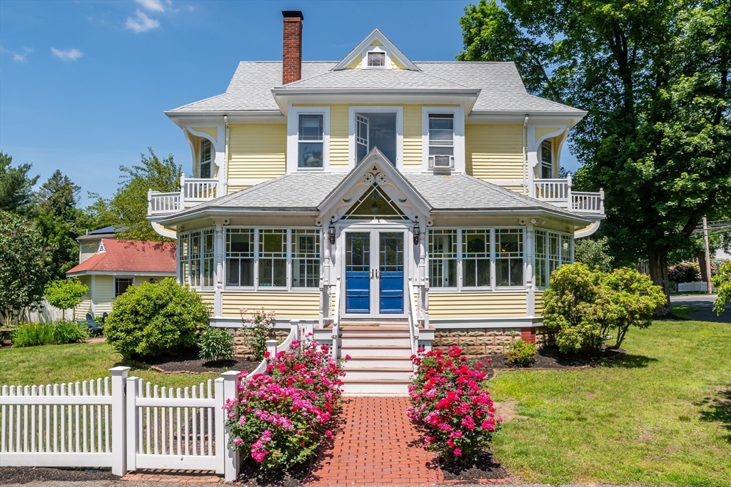 Photo of 8 Charles St, Natick, MA