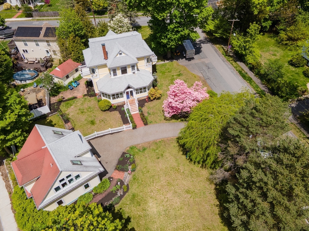 8 Charles St