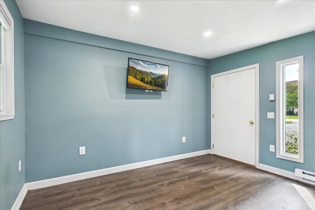 246 Thurber Ave, Attleboro, MA Photo #9