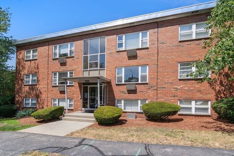 Photo of 1105 Lexington Street #4-1, Waltham, MA 02451 (MLS # 73467296)