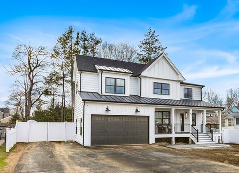 62 Deering Street Reading MA 01867