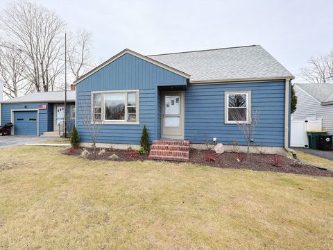 23 Crescent Ave North Attleboro MA 02760