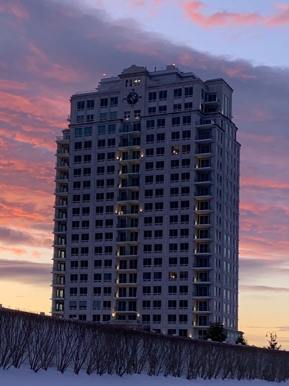 1 Tower Dr 704
