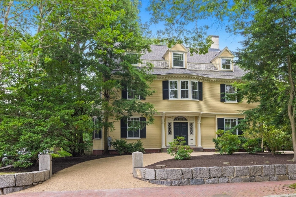 158 Brattle Street