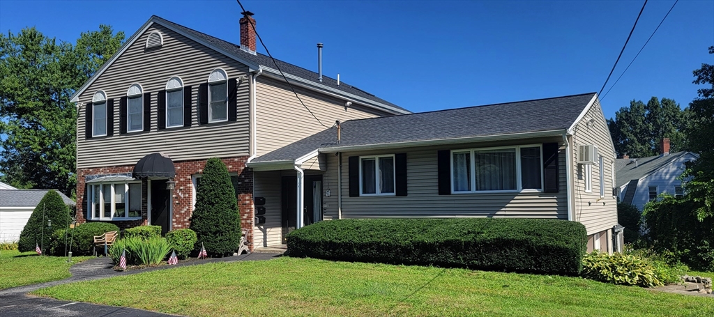 Photo 1 of 18 — 300-302 Pleasant Street 3, North Andover, MA 01845