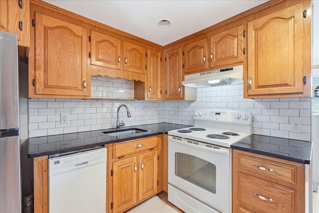 152 Davis St, Quincy, MA Photo #10