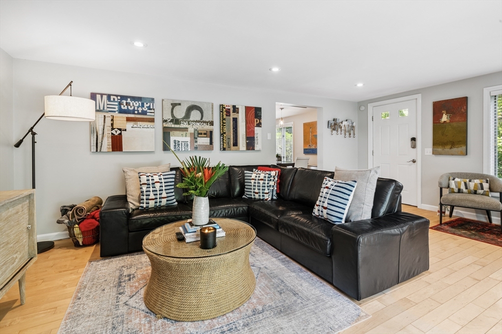 27 Court Street U7B