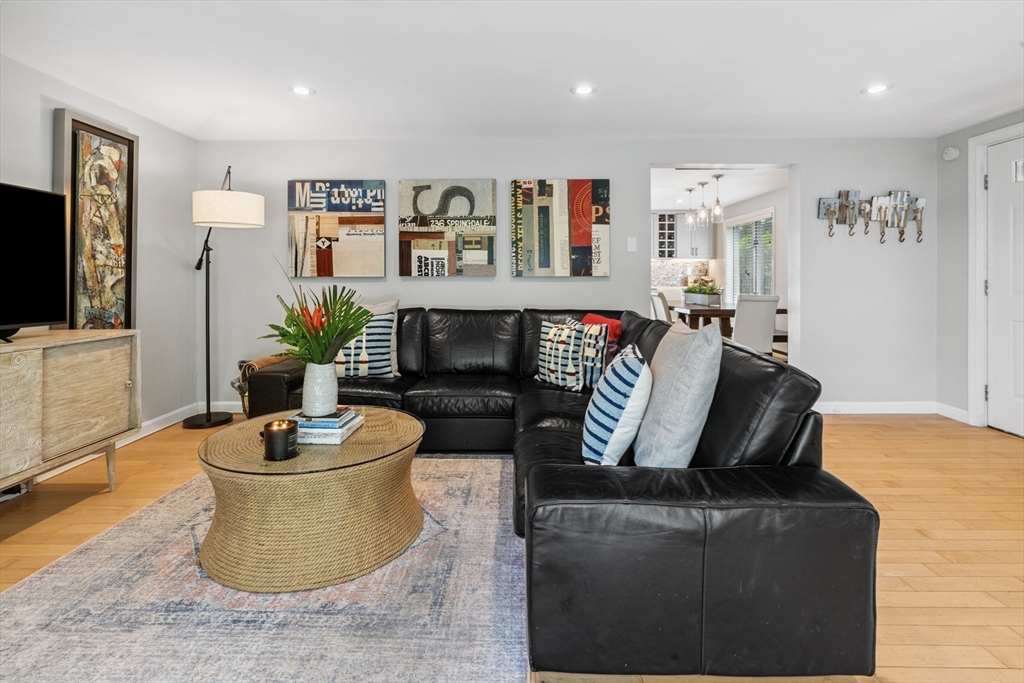 27 Court Street U7B