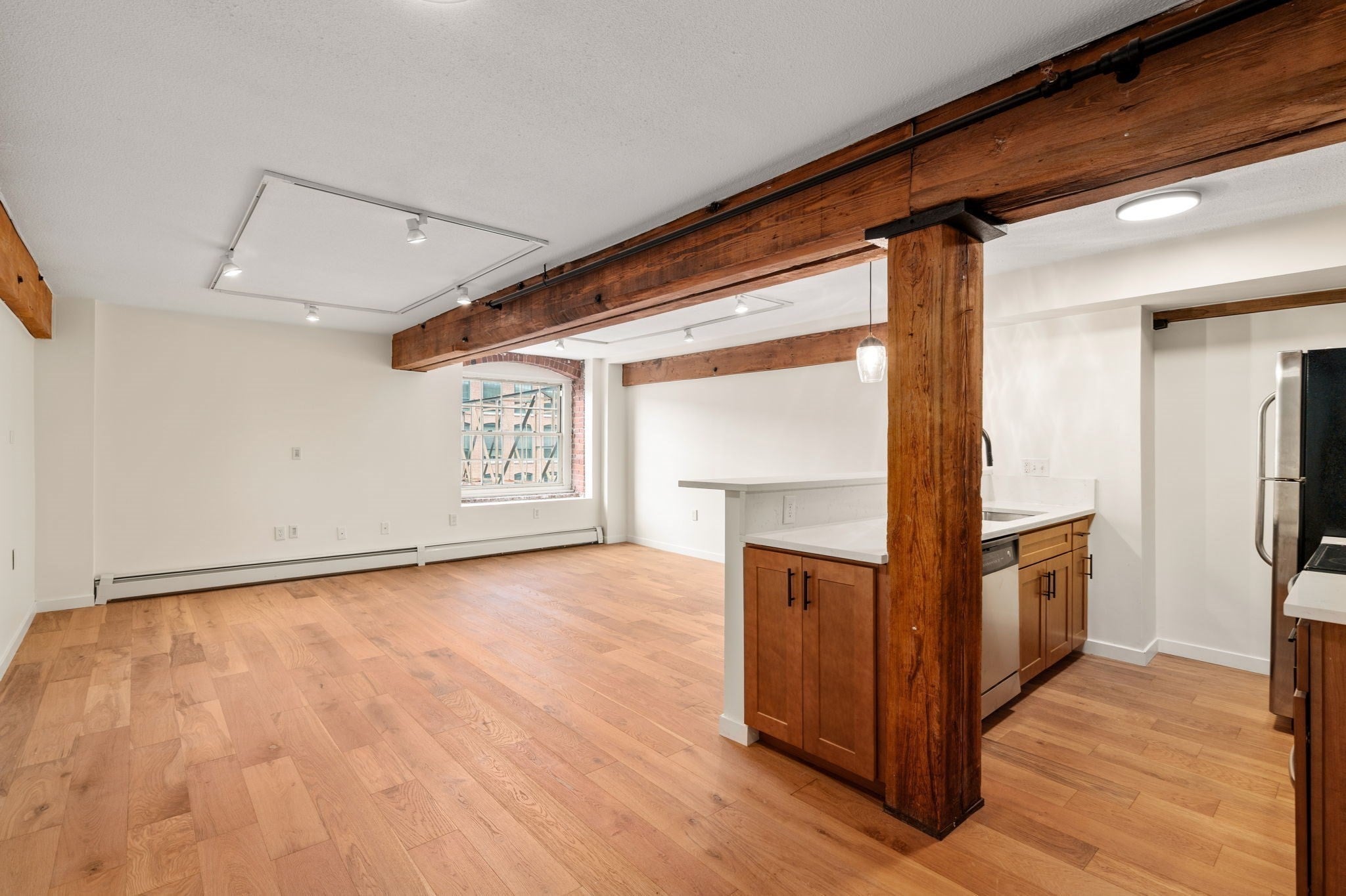 Photo of 240 Jackson St, Lowell, MA