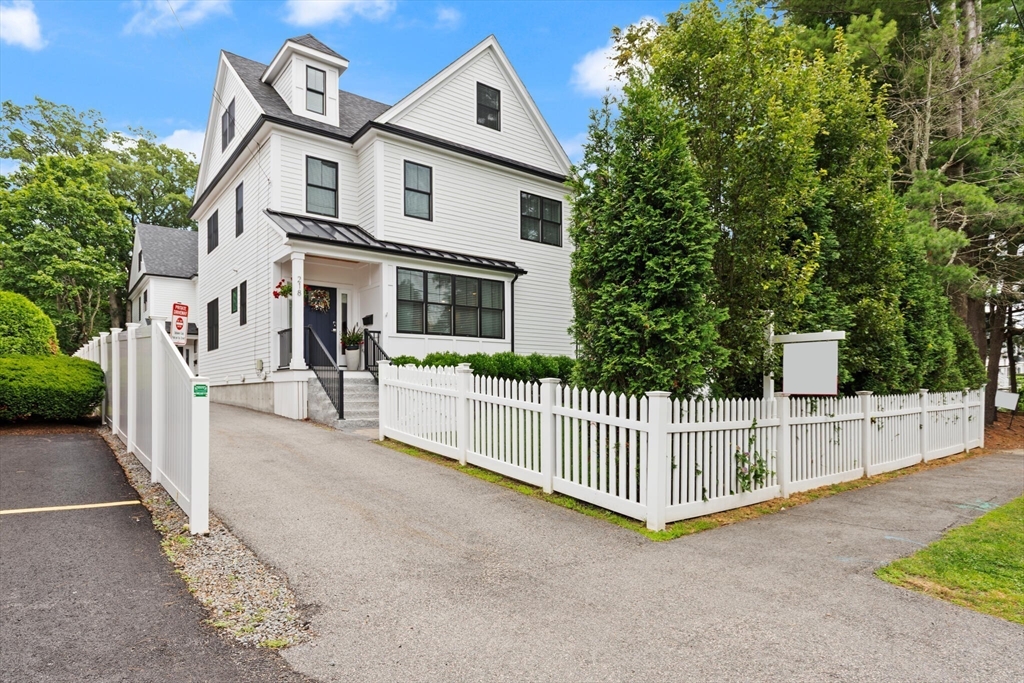 218 Hillside Ave