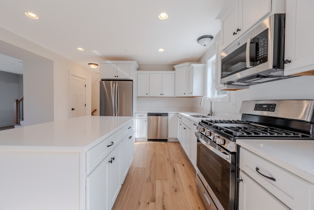 112 Genest St 17