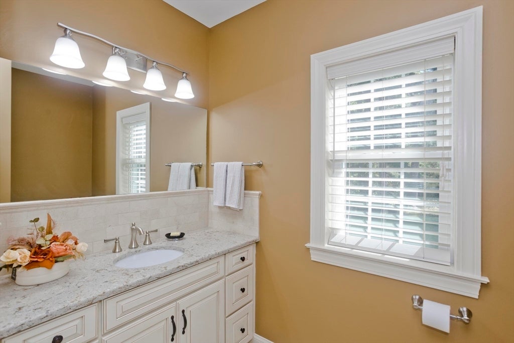6 Joan St, Wilbraham, MA Photo #30