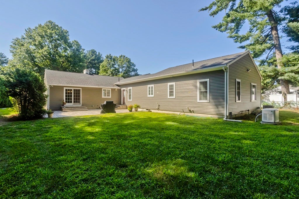 6 Joan St, Wilbraham, MA Photo #5