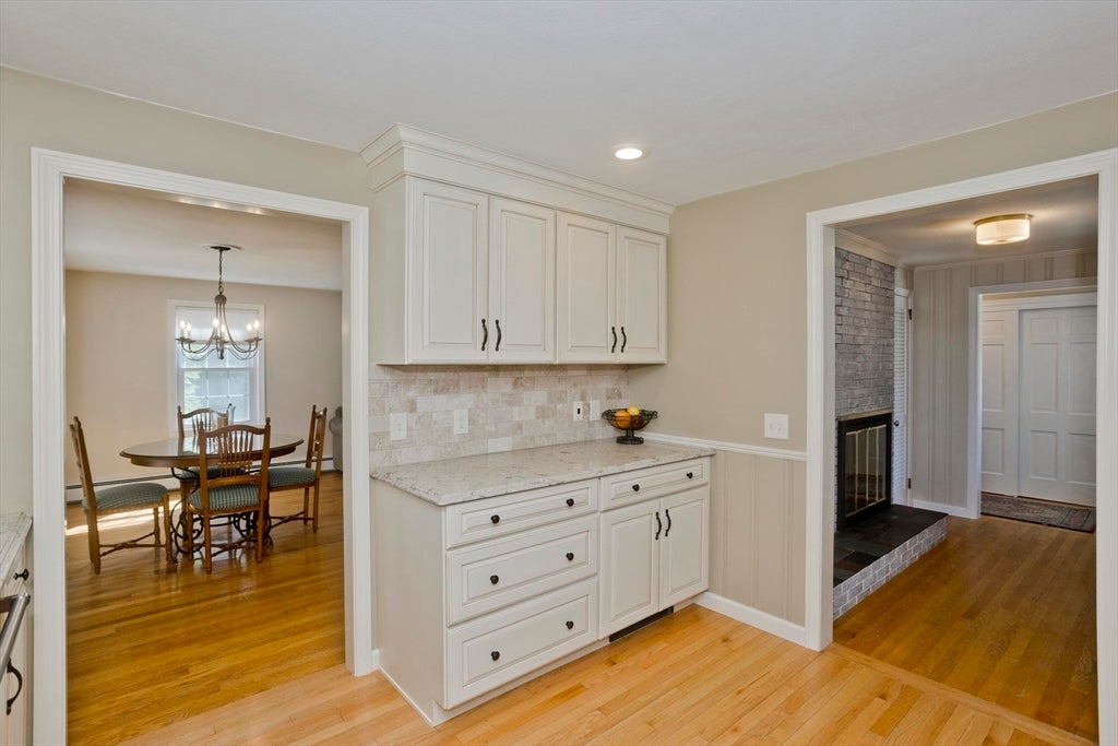 6 Joan St, Wilbraham, MA Photo #8