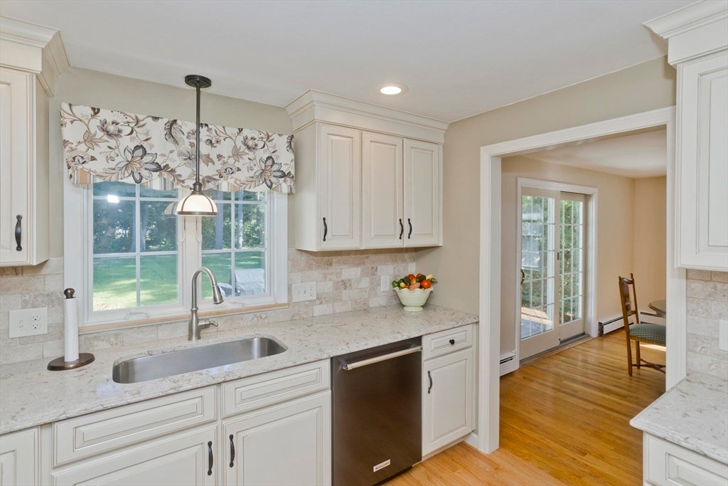 6 Joan St, Wilbraham, MA Photo #11