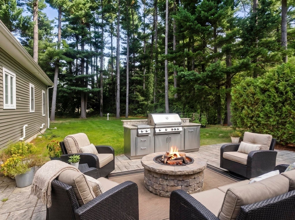6 Joan St, Wilbraham, MA Photo #41