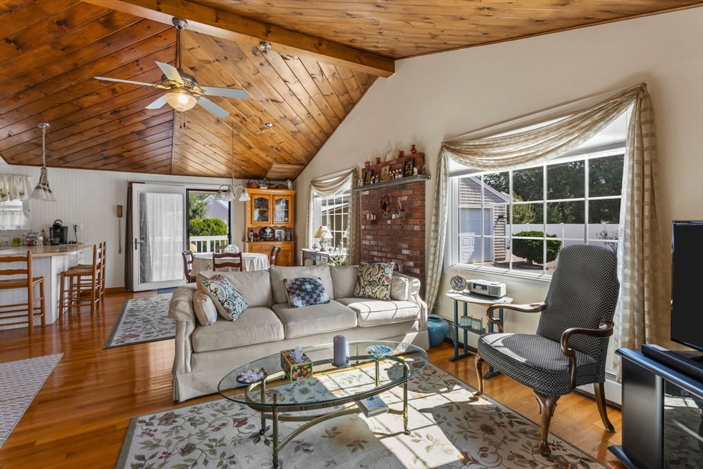 6 Robinhood Rd, Wareham, MA Photo #7