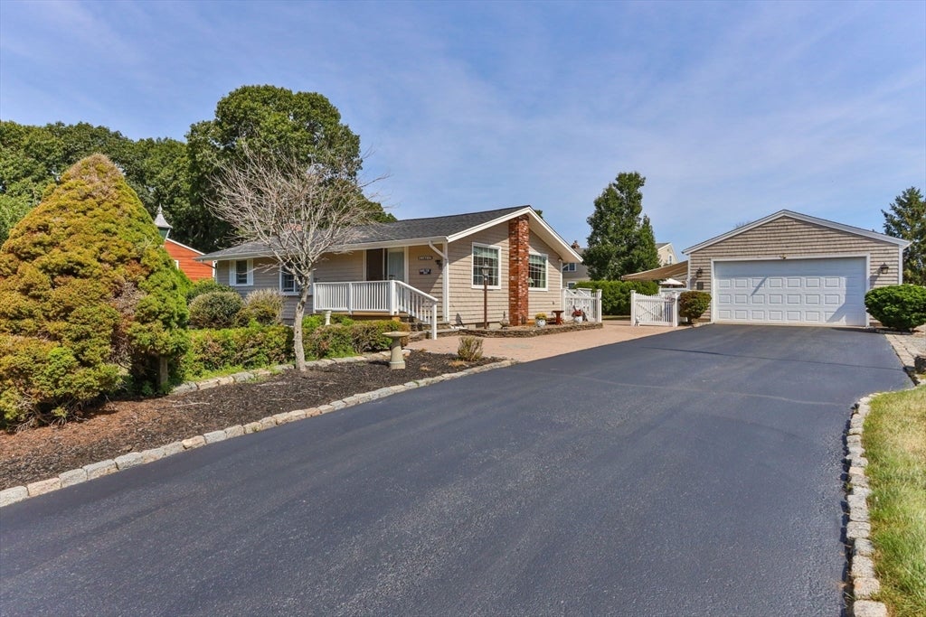 6 Robinhood Rd, Wareham, MA Photo #4