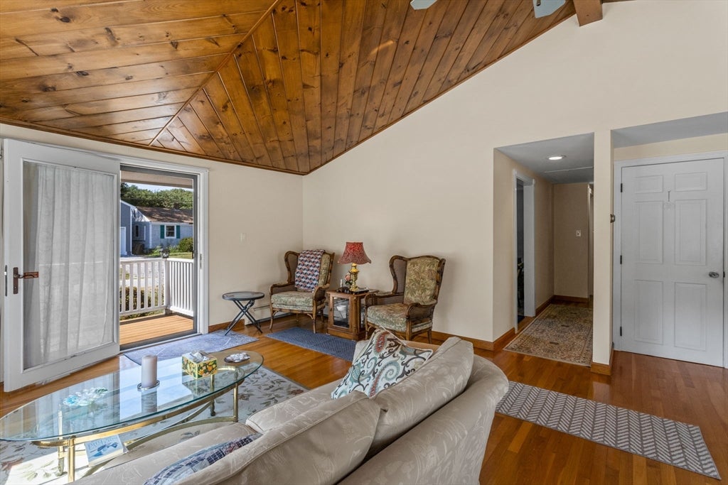 6 Robinhood Rd, Wareham, MA Photo #10