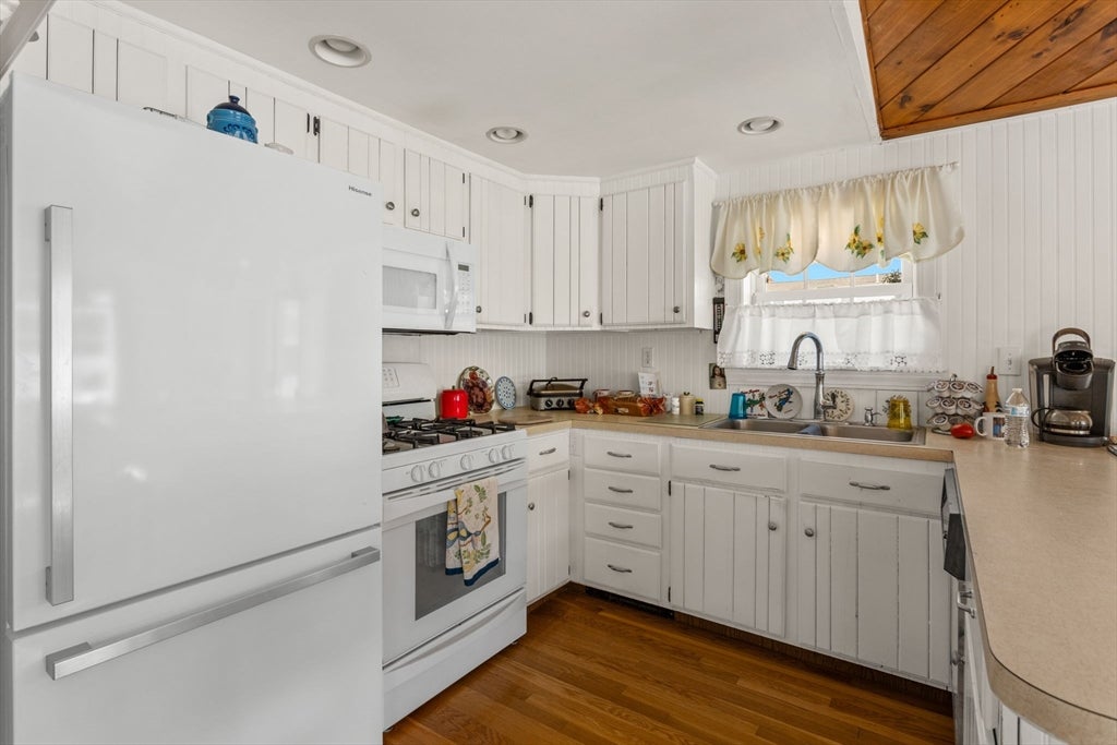 6 Robinhood Rd, Wareham, MA Photo #14