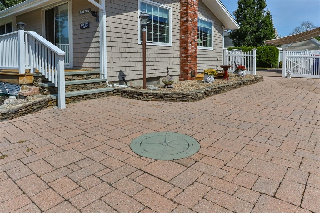6 Robinhood Rd, Wareham, MA Photo #5