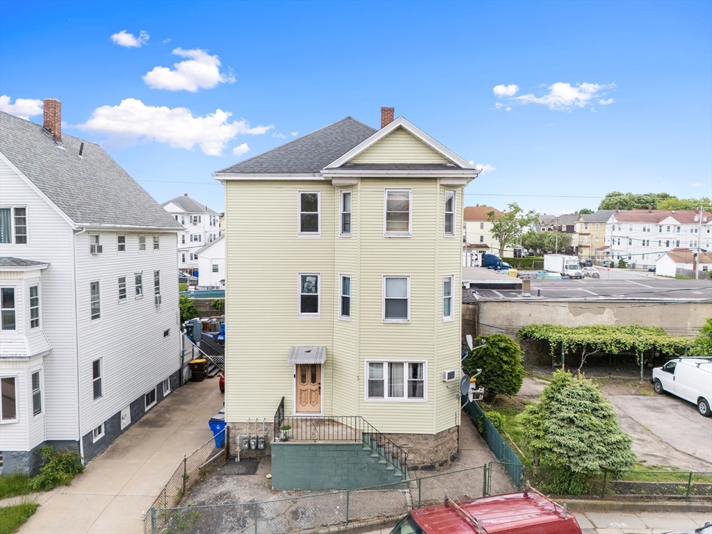 90 Montaup St