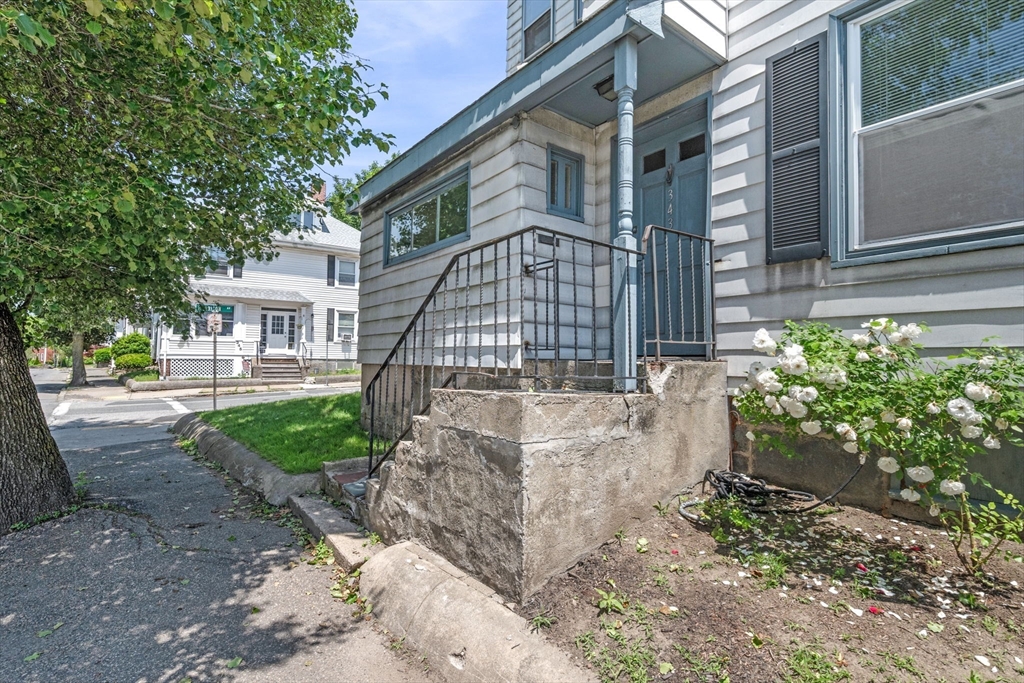 343 Cabot St