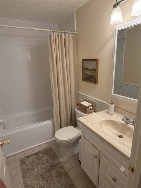 74 Tennis Plaza Ct #26, Dracut, MA, 74 Tennis Plaza Ct #26, Dracut, MA Photo #3
