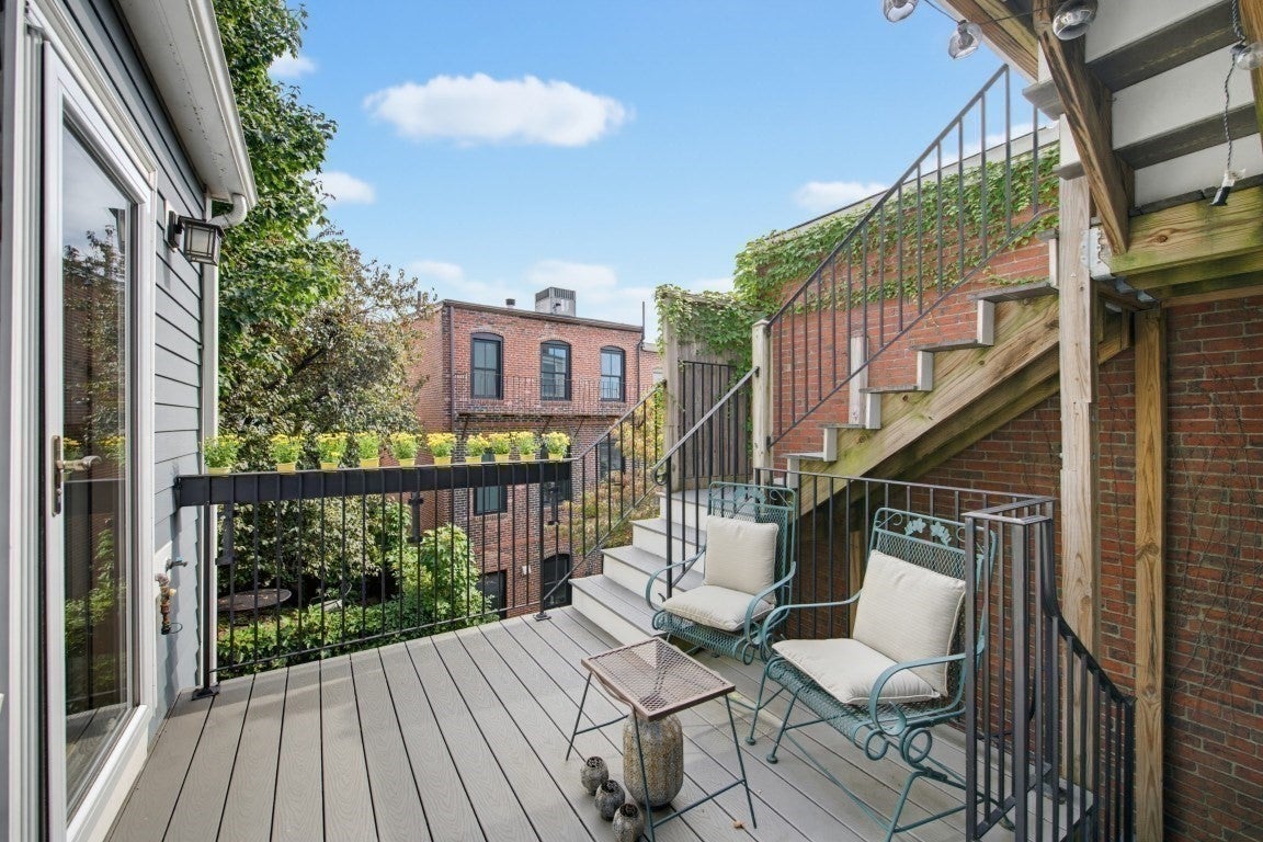 21 Salem St 2