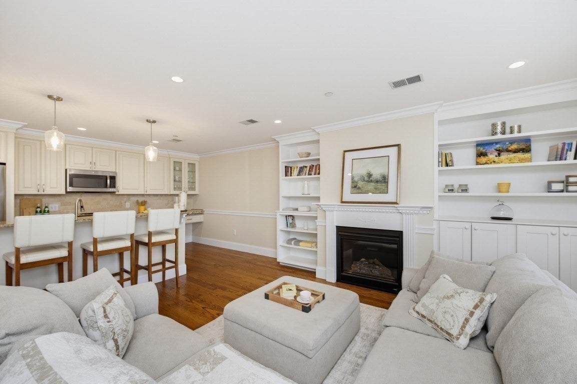 21 Salem St #2, Boston, MA, 21 Salem St #2, Boston, MA Photo #9