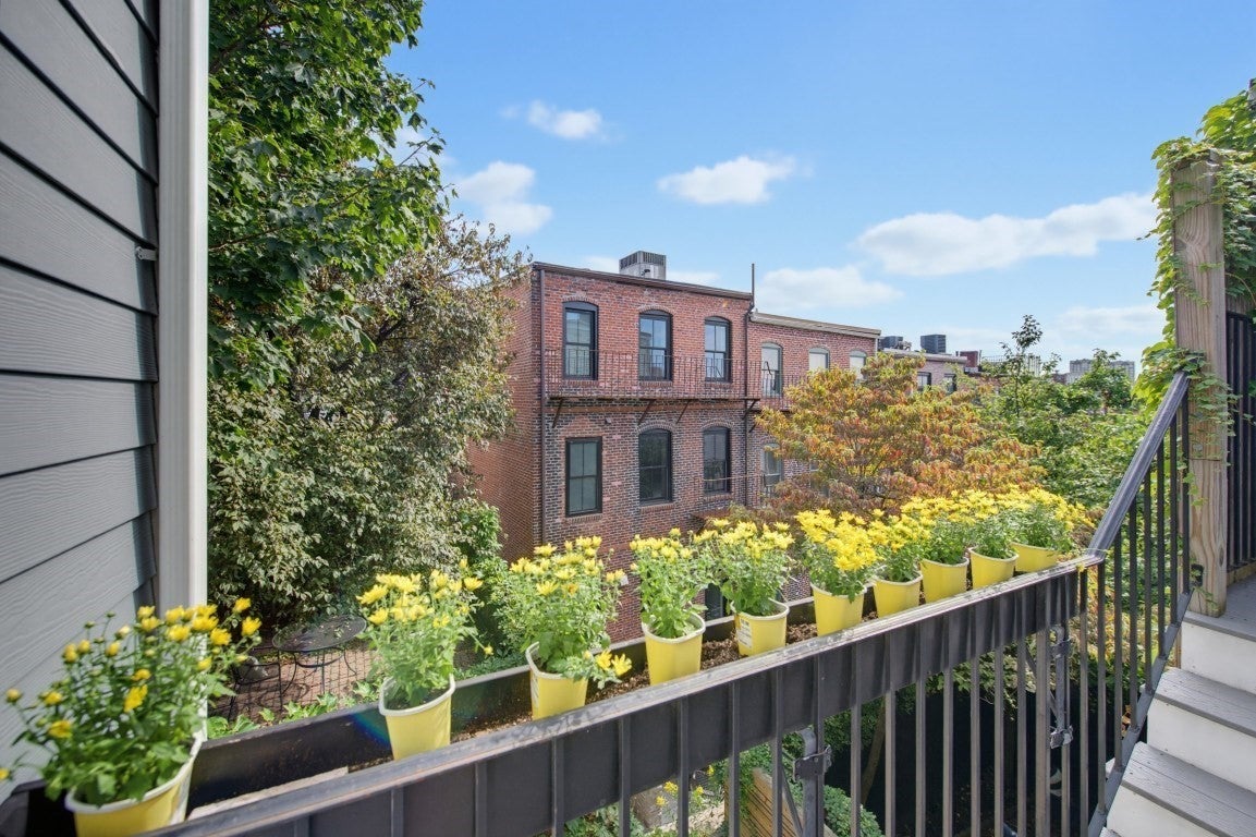 21 Salem St 2
