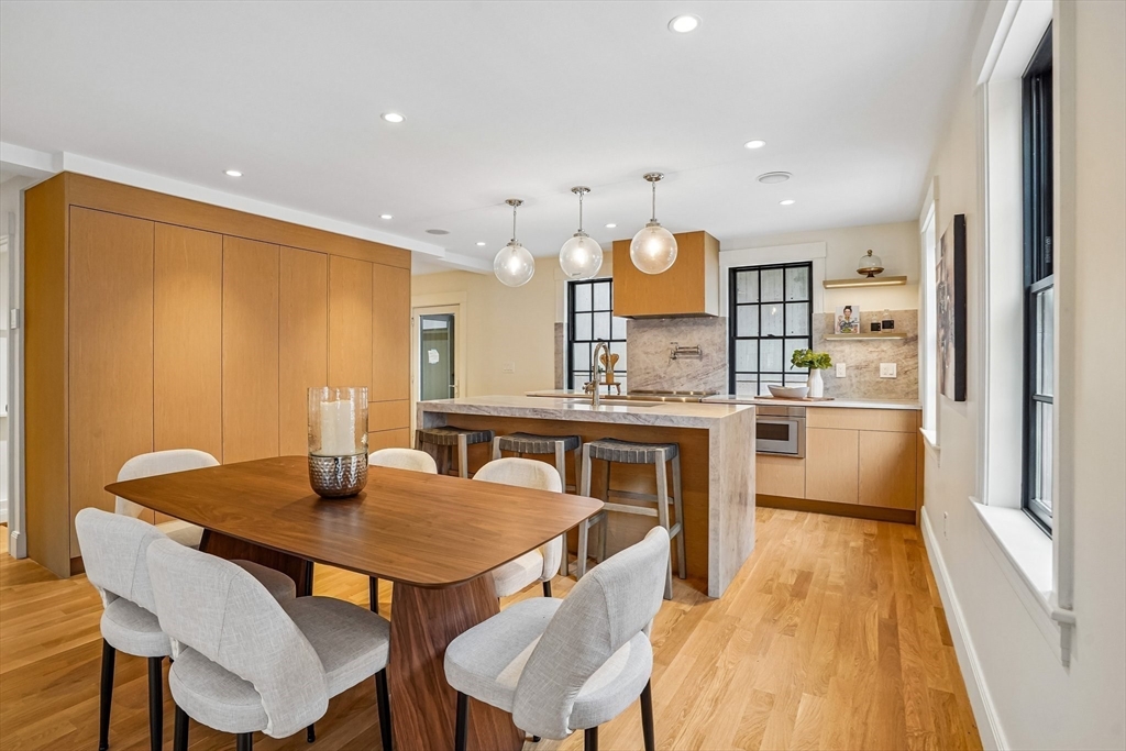 11 Mt Auburn St A