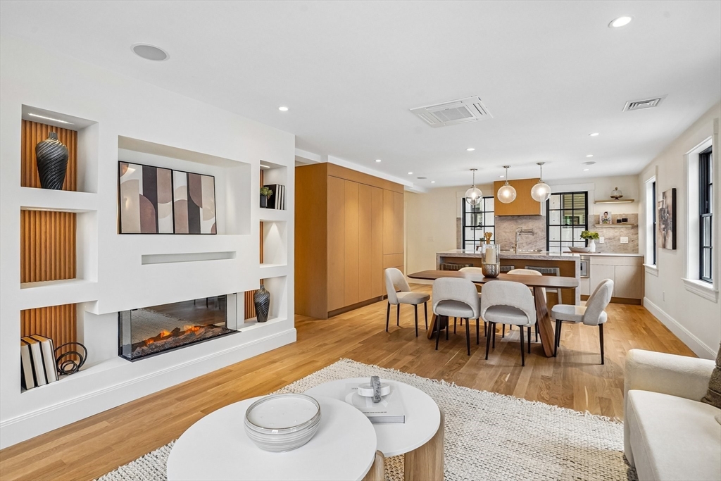 11 Mt Auburn St A