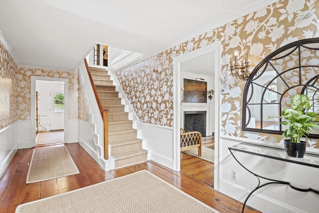 1037 Washington Street