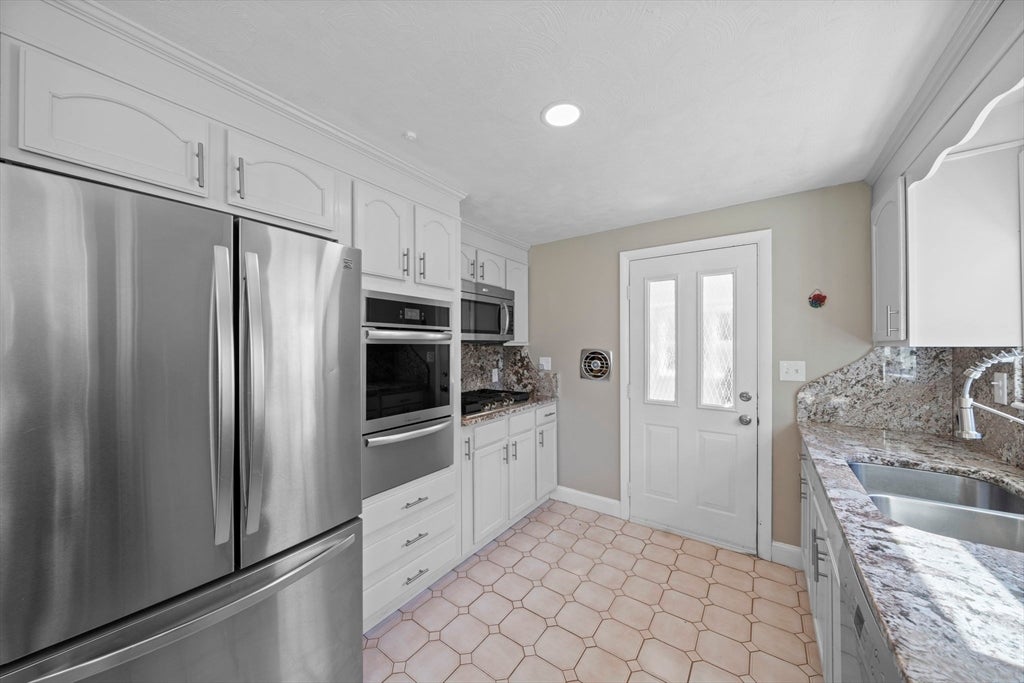 11 Virginia Cir, Randolph, MA, 11 Virginia Cir, Randolph, MA Photo #2