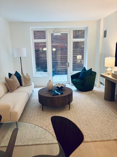 100 Lovejoy Wharf 3 P