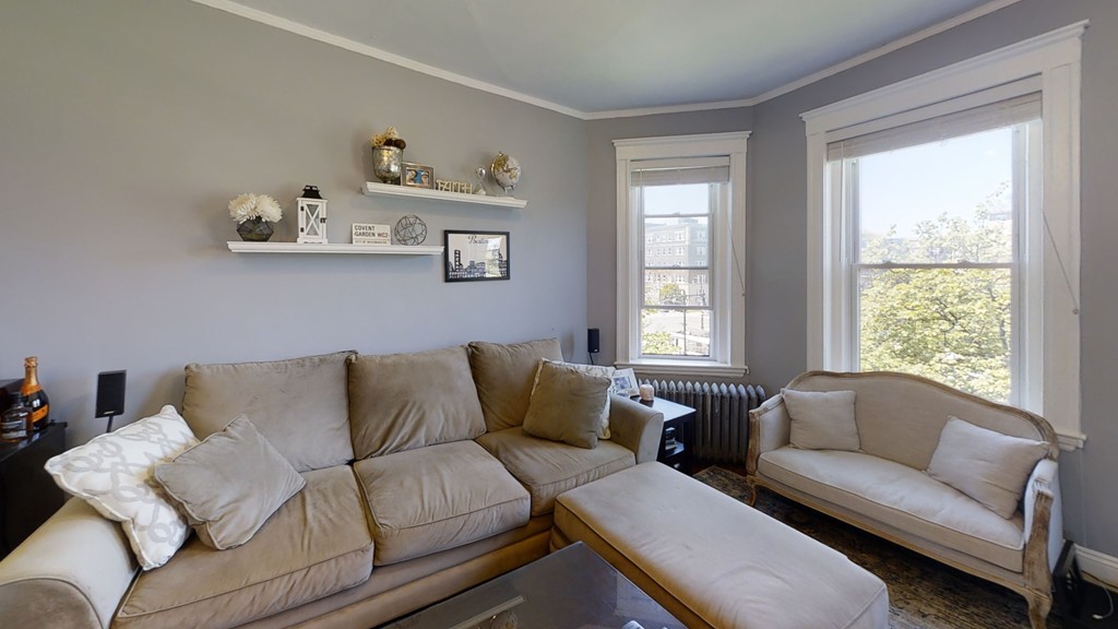 Boston, Massachusetts 02135, United States, 2 Bedrooms Bedrooms, ,1 BathroomBathrooms,Residential,Contingent,108571