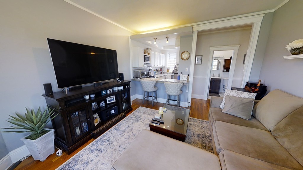 Boston, Massachusetts 02135, United States, 2 Bedrooms Bedrooms, ,1 BathroomBathrooms,Residential,Contingent,108571