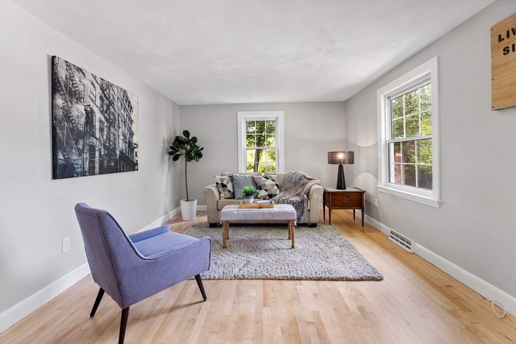 10 Wolcott St