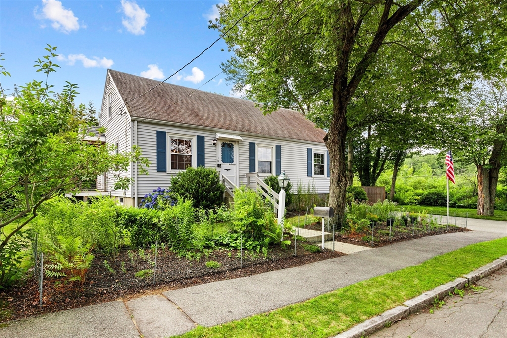 10 Wolcott St