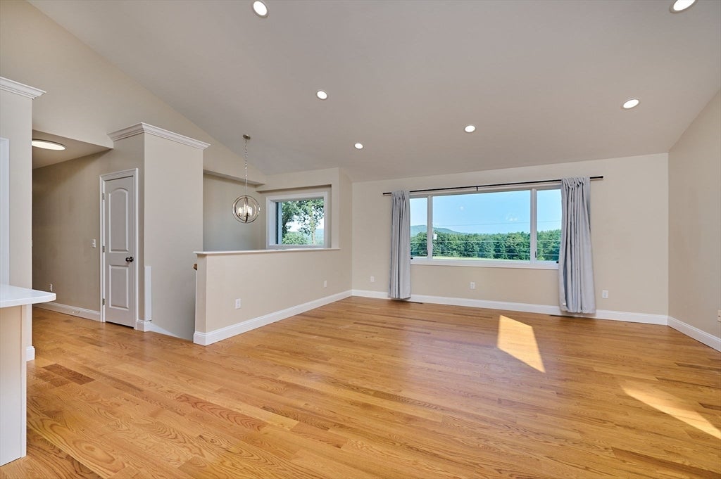 58 Pleasant St, Southampton, MA, 58 Pleasant St, Southampton, MA Photo #10