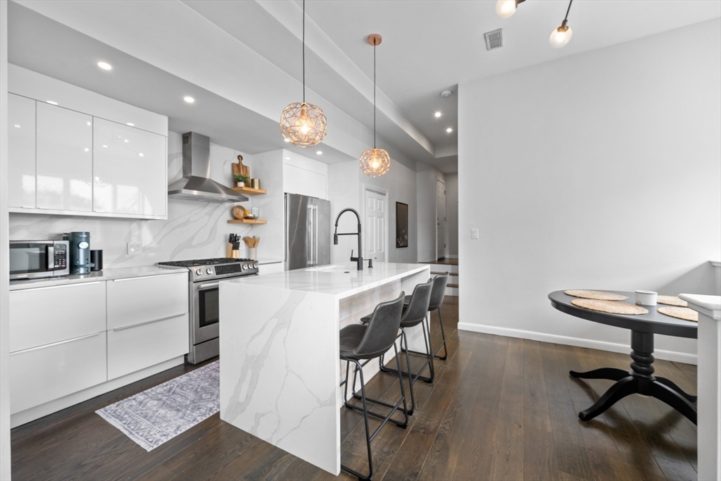 131-133 G St 1