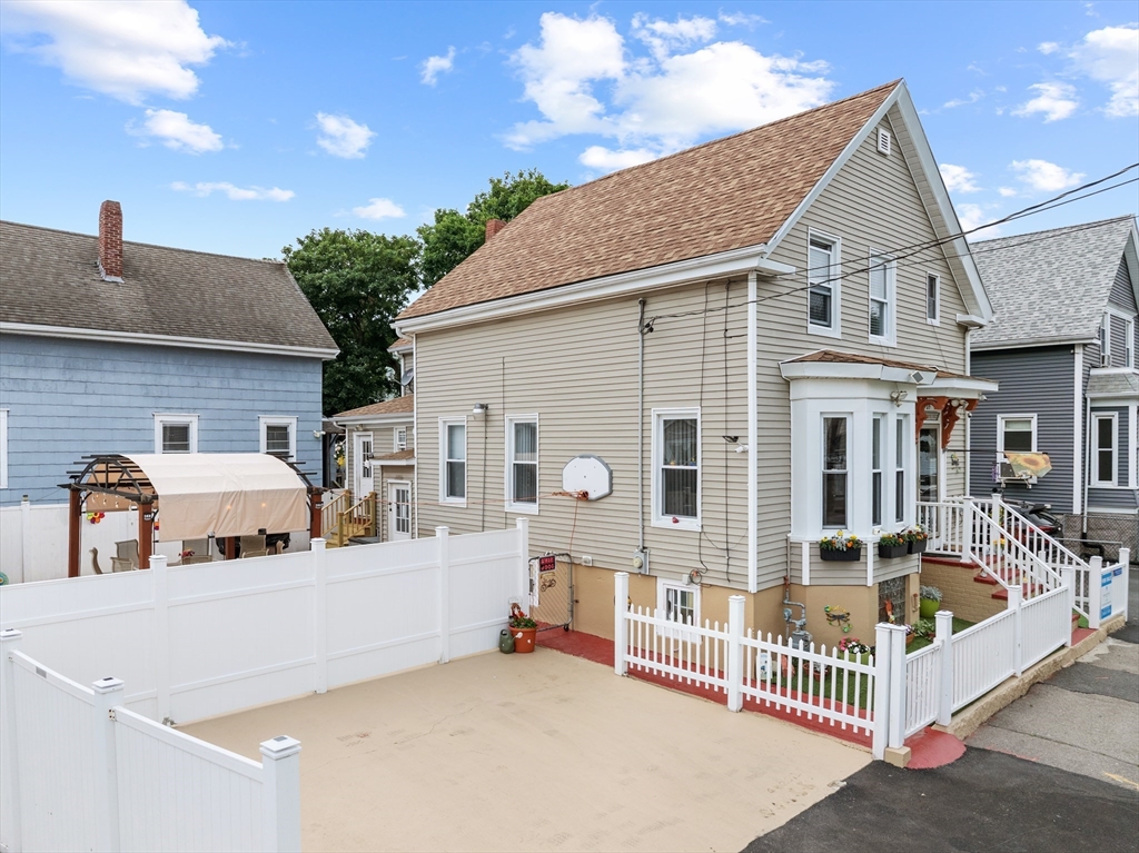 39 Crapo St
