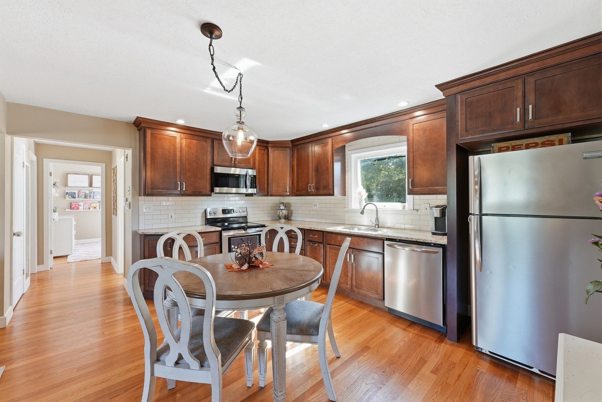 724 Dewey St, West Springfield, MA Photo #7