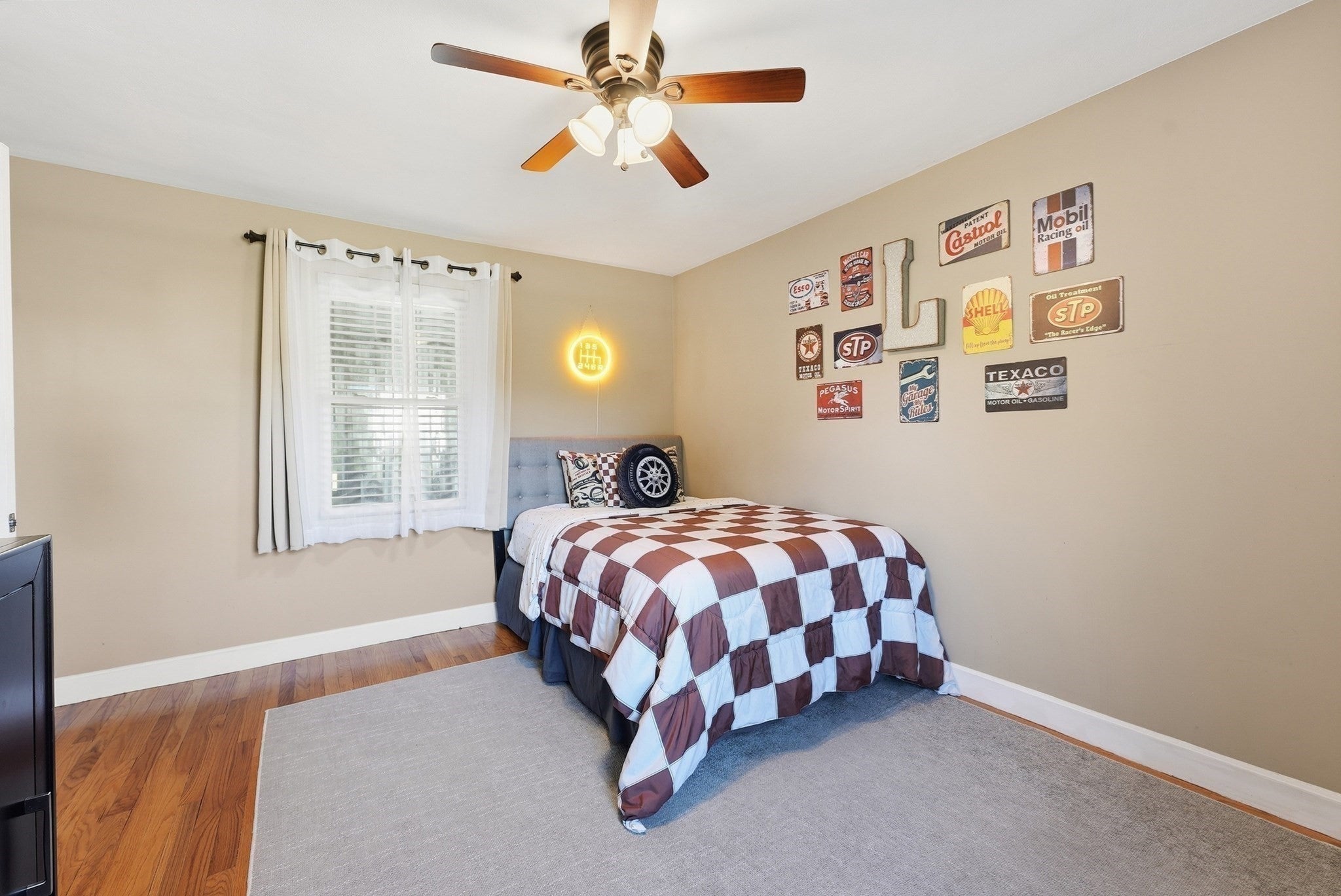 724 Dewey St, West Springfield, MA Photo #18
