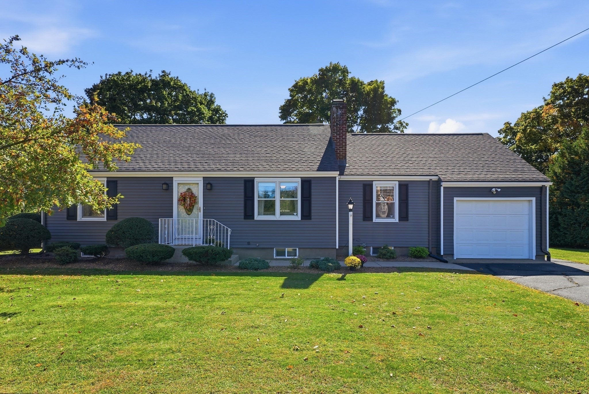 724 Dewey St, West Springfield, MA Photo #2
