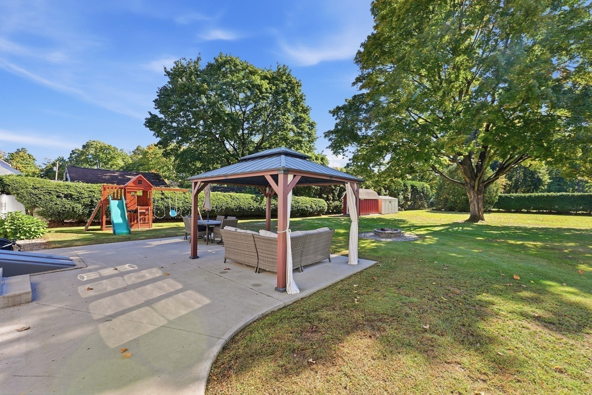 724 Dewey St, West Springfield, MA Photo #34