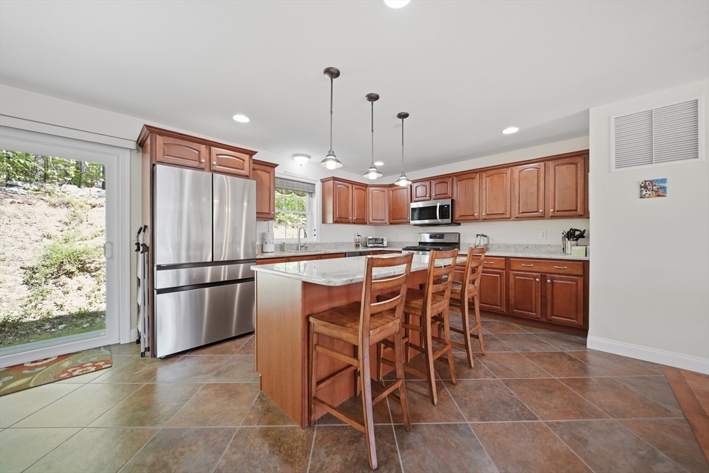 6 Aster Ct B