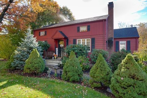 Photo of 99 Kings Grant Rd, Marlborough, MA 01752 (MLS # 73446822)